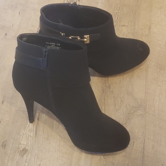 Black high heeled boots - Picture 2 of 4